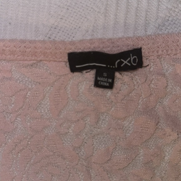 Pink knit top with lace details - Picture 3 of 3